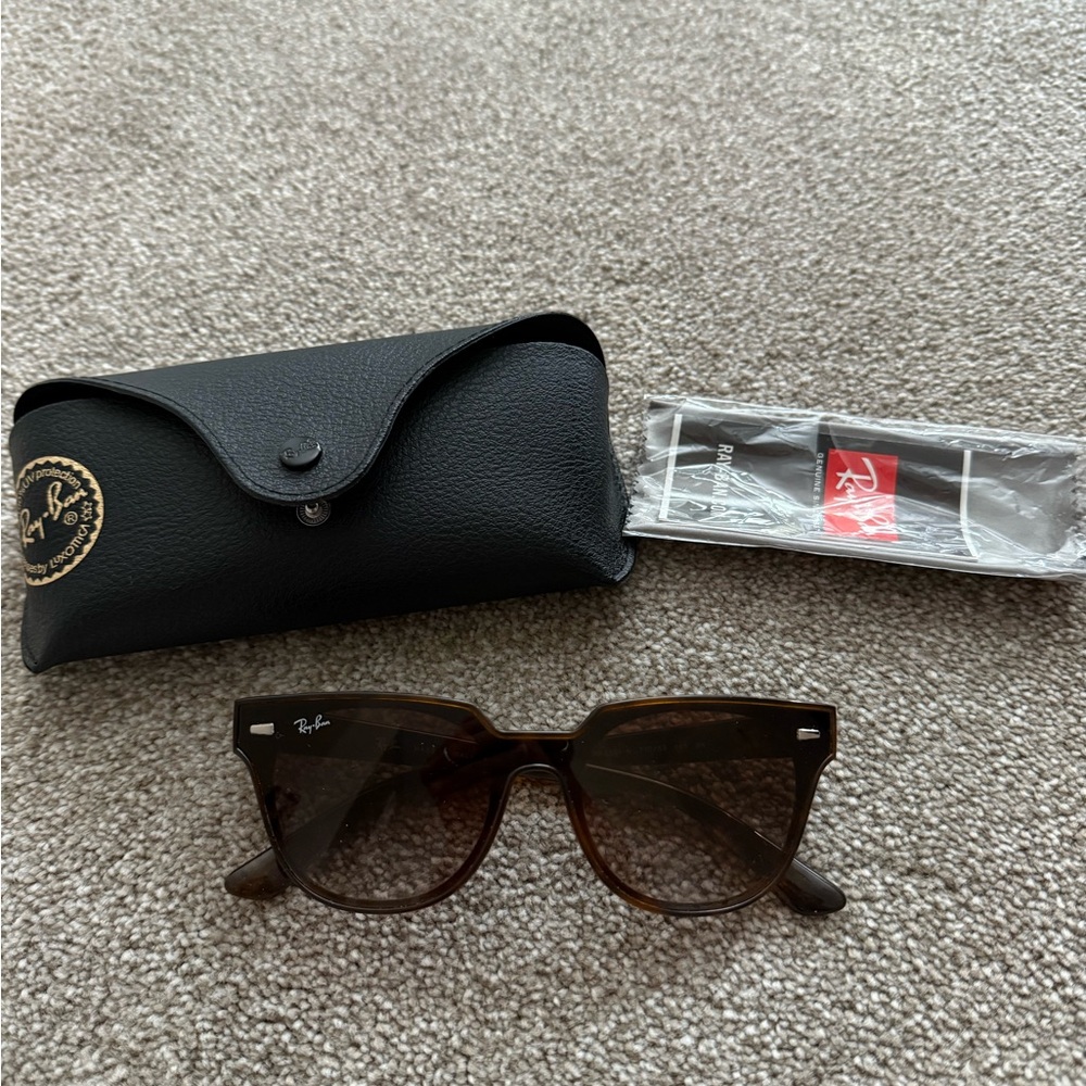 Ray-Ban Blaze Meteor- style #4368 710/13 145 3N Bag- great condition